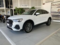 AUDI Q3 SPB QUATTRO 35 TDI S-TRONIC EST. BUSINESS ADVANCED INT S-LINE CON GANCIO TRAINO A SCOMPARSA pieno