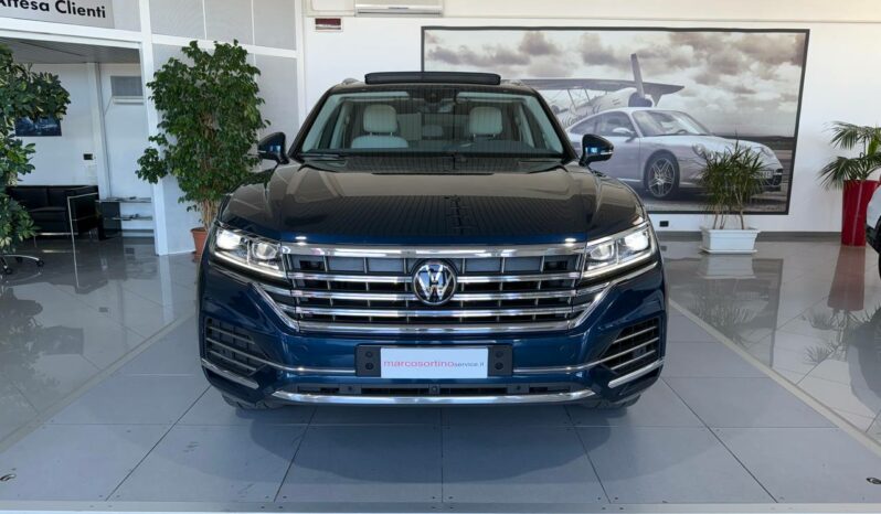 VOLKSWAGEN TOUAREG 3.0 V6 TDI SCR 4WD AUTOMATIK 285 CV MOD. ELEGANCE + TETTO PANORAMICO ED APRIBILE pieno