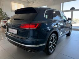 VOLKSWAGEN TOUAREG 3.0 V6 TDI SCR 4WD AUTOMATIK 285 CV MOD. ELEGANCE + TETTO PANORAMICO ED APRIBILE pieno