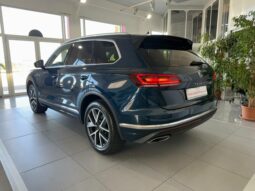 VOLKSWAGEN TOUAREG 3.0 V6 TDI SCR 4WD AUTOMATIK 285 CV MOD. ELEGANCE + TETTO PANORAMICO ED APRIBILE pieno